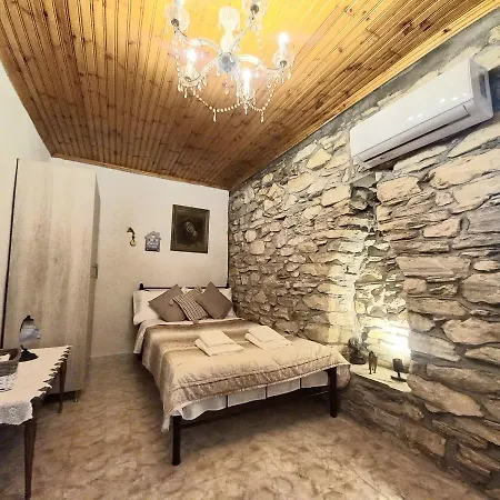 Holiday home Lamprou V. House Mouresi
